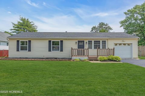 1037 Spray Avenue Beachwood NJ 08722