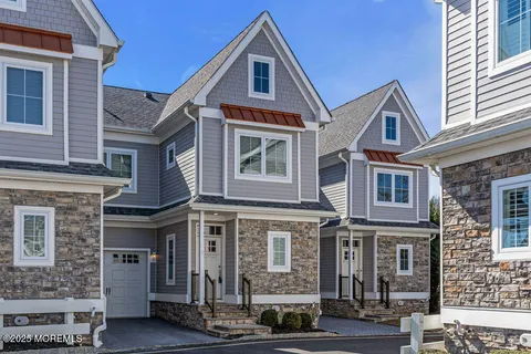 MLS: 22506075