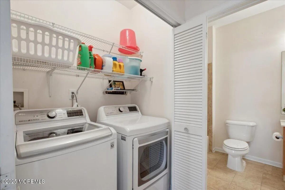 Monroe, New Jersey 08831, United States, 2 Bedrooms Bedrooms, ,2 BathroomsBathrooms,Residential,Pending,103888