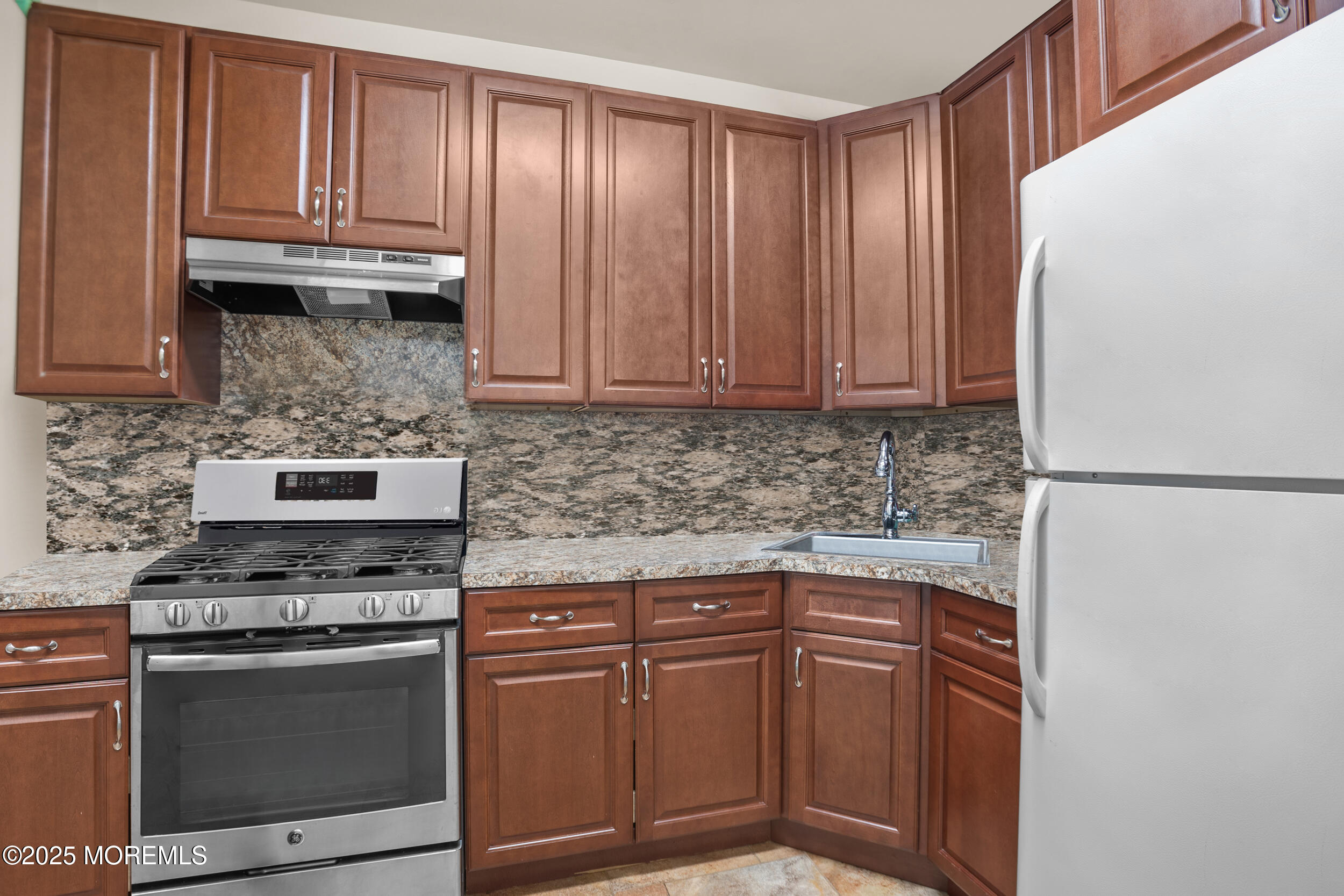 821 Woodland Drive, Lakewood, New Jersey image 33