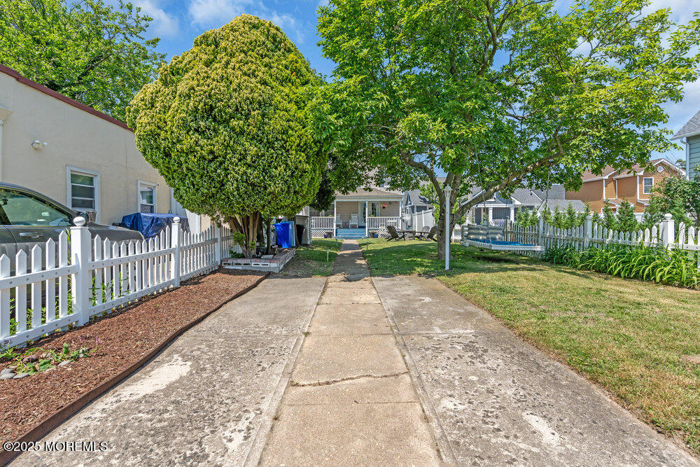 608 Lareine Avenue