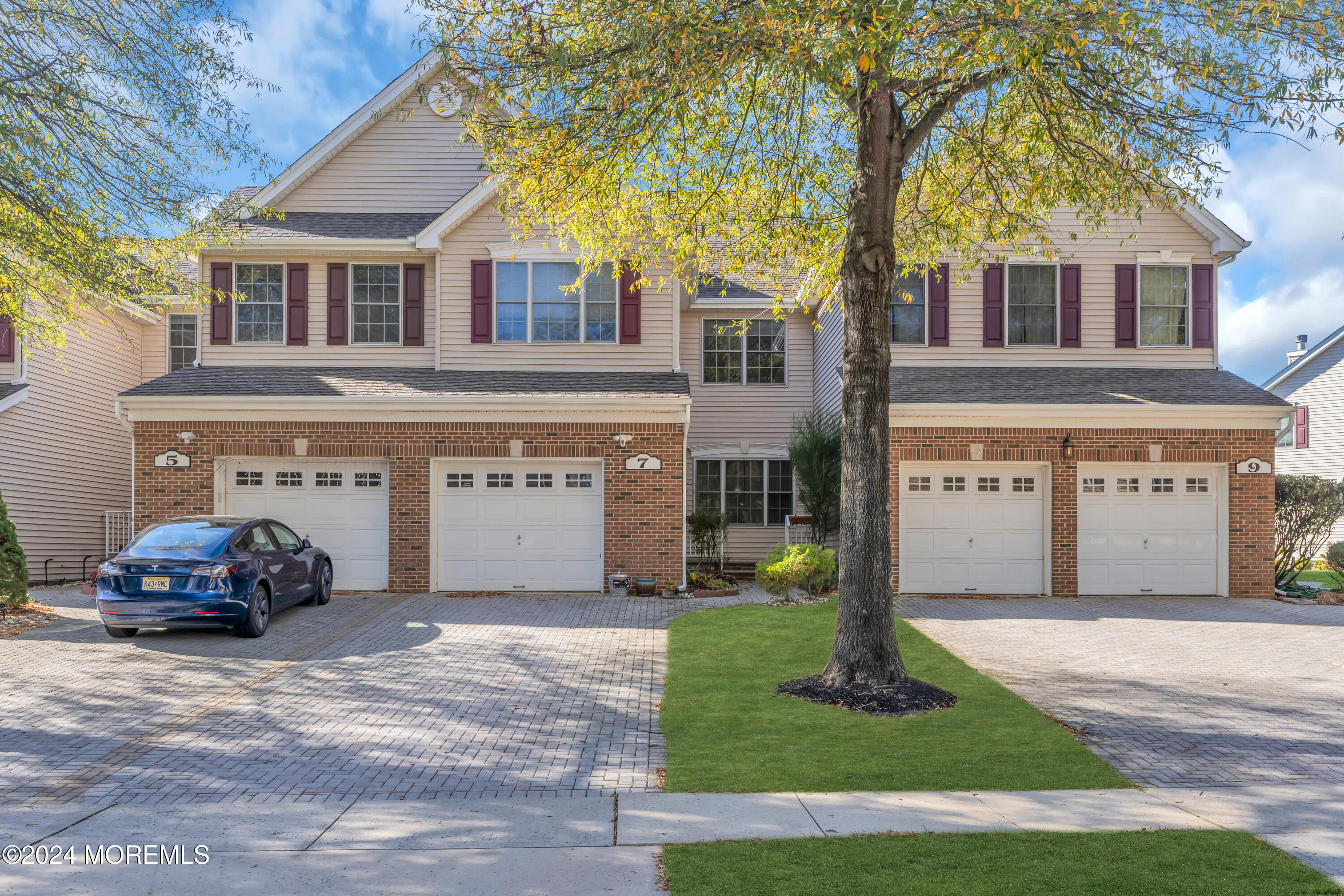 7 Smock Court, Manalapan, New Jersey image 2