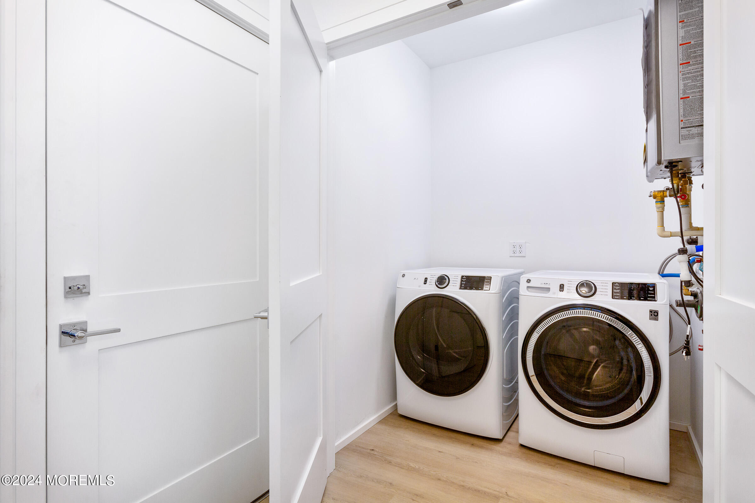 Long Branch, New Jersey 07740, United States, 1 Bedroom Bedrooms, ,1 BathroomBathrooms,Residential,Active,39622