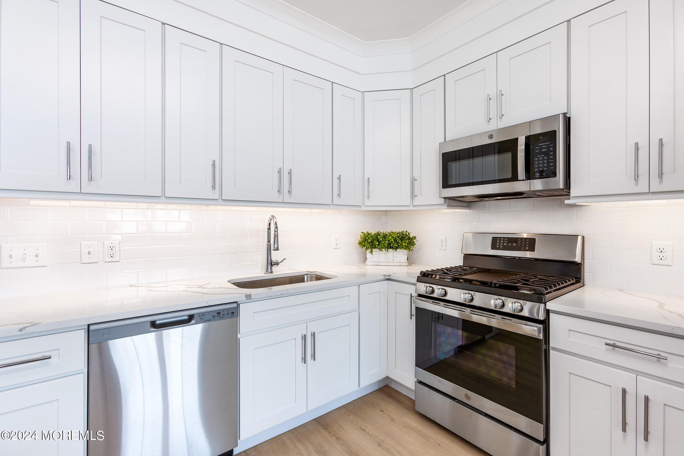 Long Branch, New Jersey 07740, United States, 1 Bedroom Bedrooms, ,1 BathroomBathrooms,Residential,Active,39622