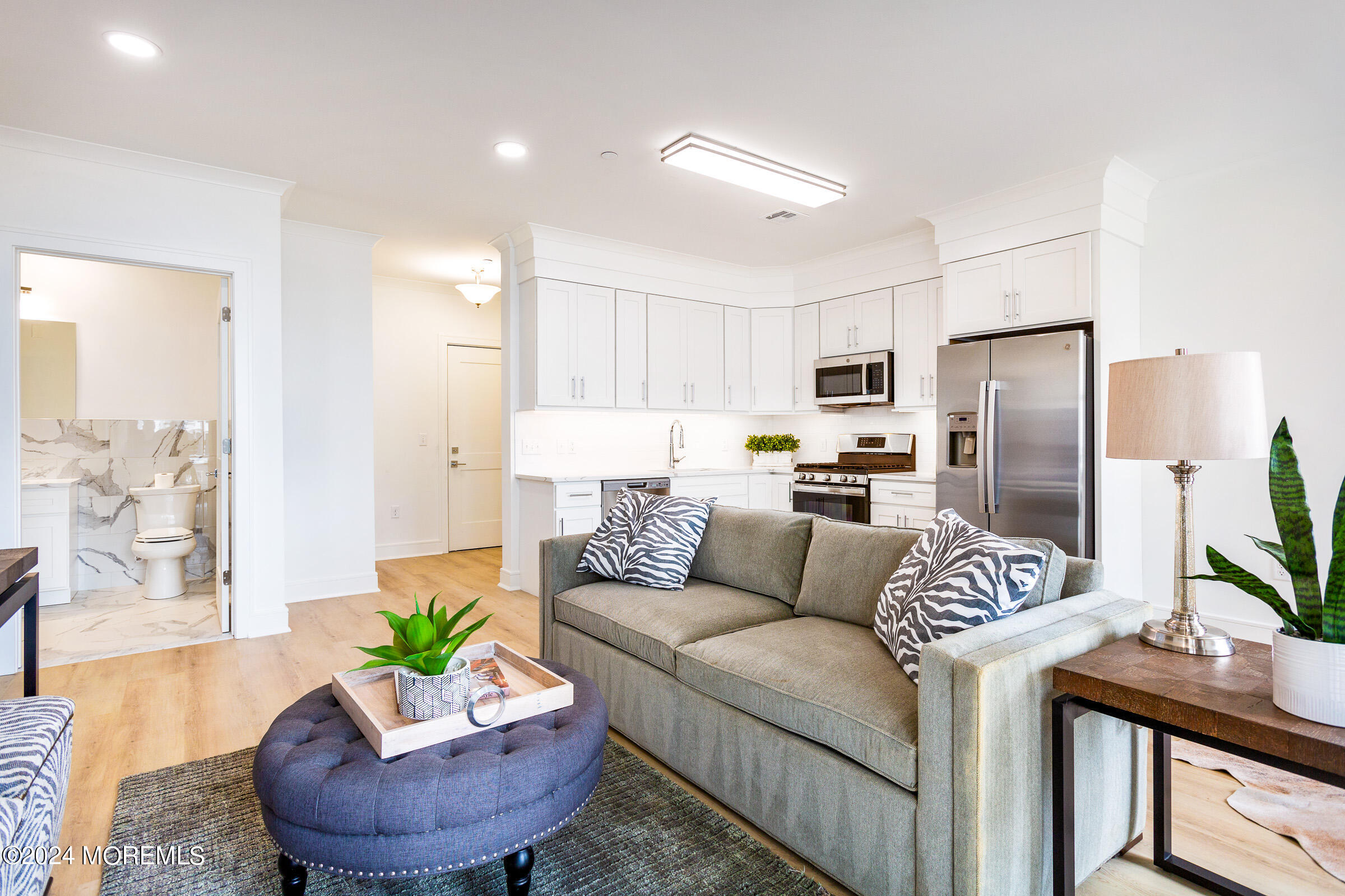 Long Branch, New Jersey 07740, United States, 1 Bedroom Bedrooms, ,1 BathroomBathrooms,Residential,Active,39622