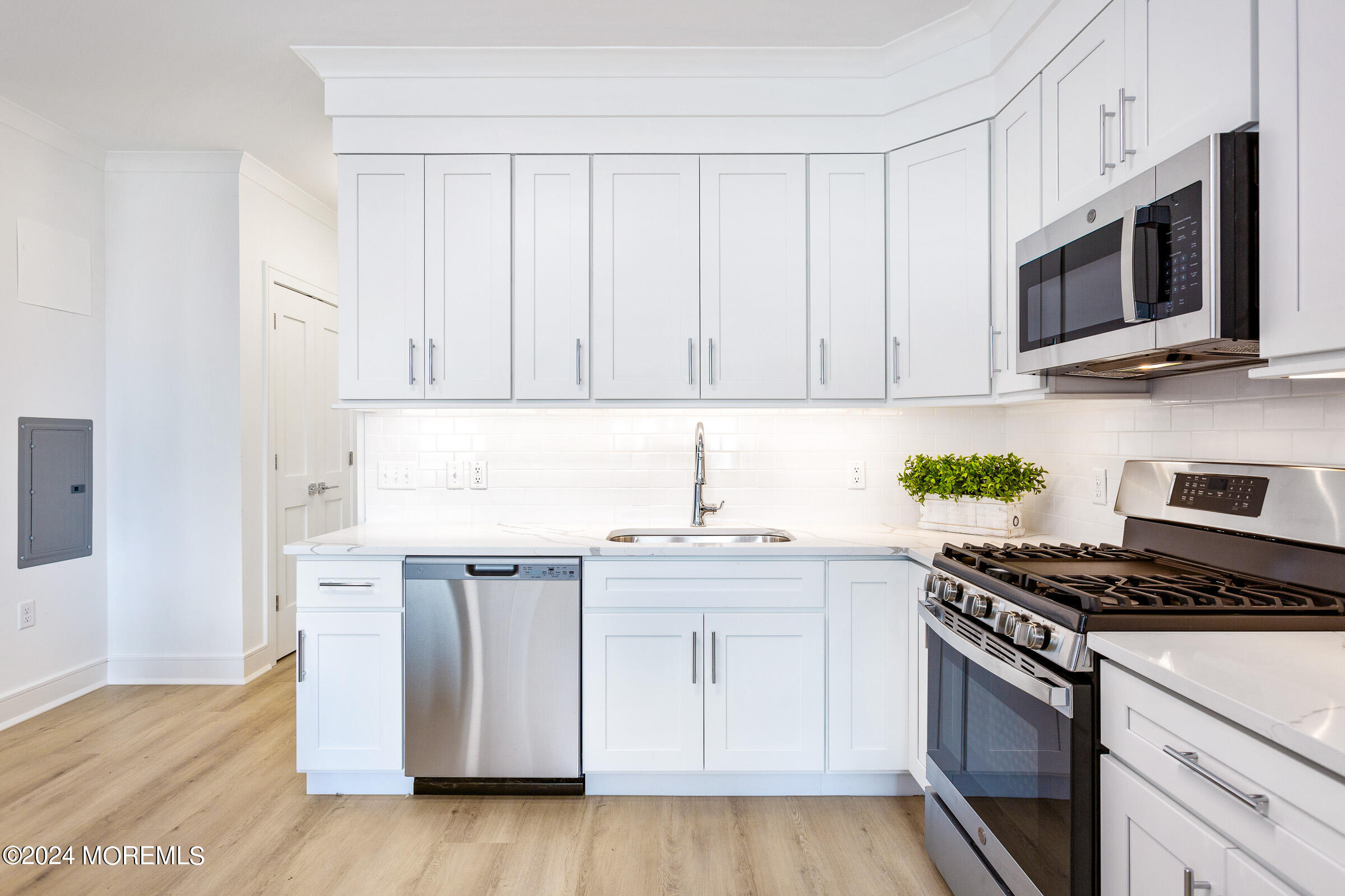 Long Branch, New Jersey 07740, United States, 1 Bedroom Bedrooms, ,1 BathroomBathrooms,Residential,Active,39622