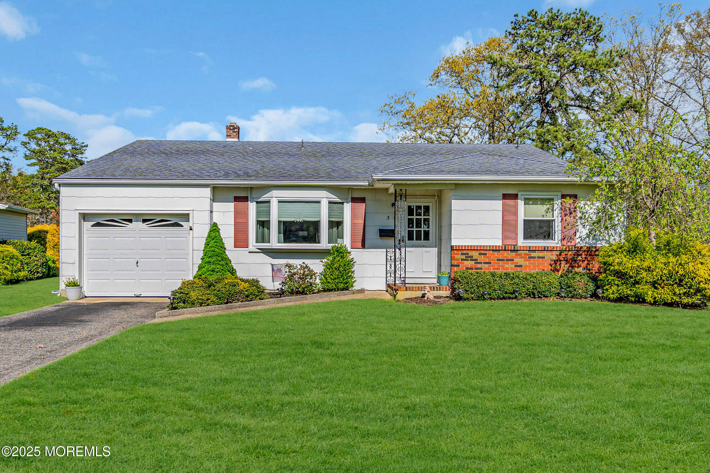 5 Oxford Drive, Toms River, New Jersey image 1