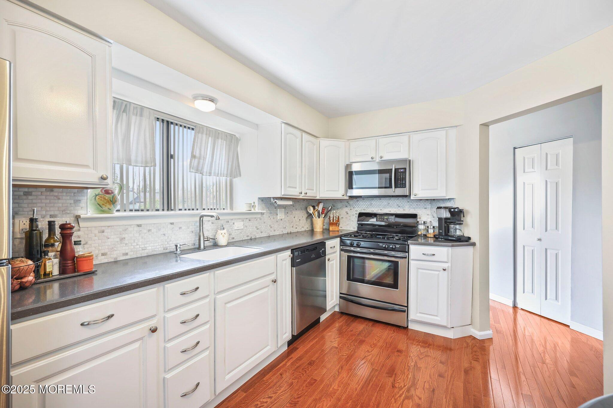 23 Clavendon Court, Middletown, New Jersey image 10
