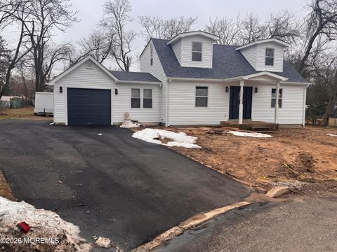 18 Pica Place Tinton Falls NJ 07724