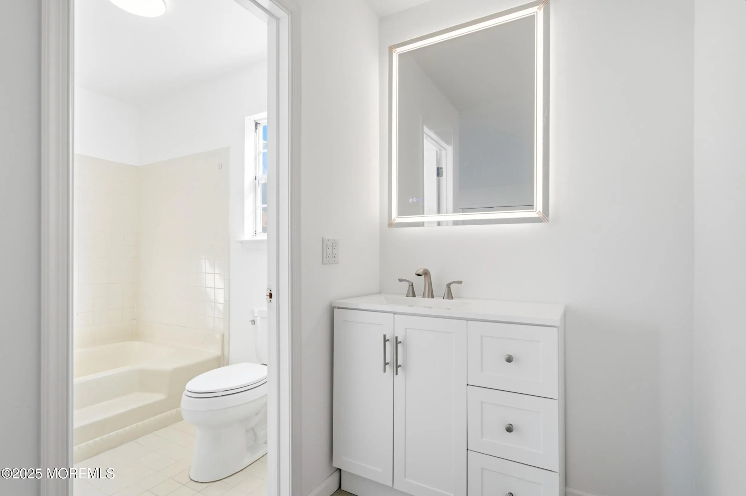 Tinton Falls, New Jersey 07753, United States, 3 Bedrooms Bedrooms, ,2 BathroomsBathrooms,Residential,Coming Soon,249540