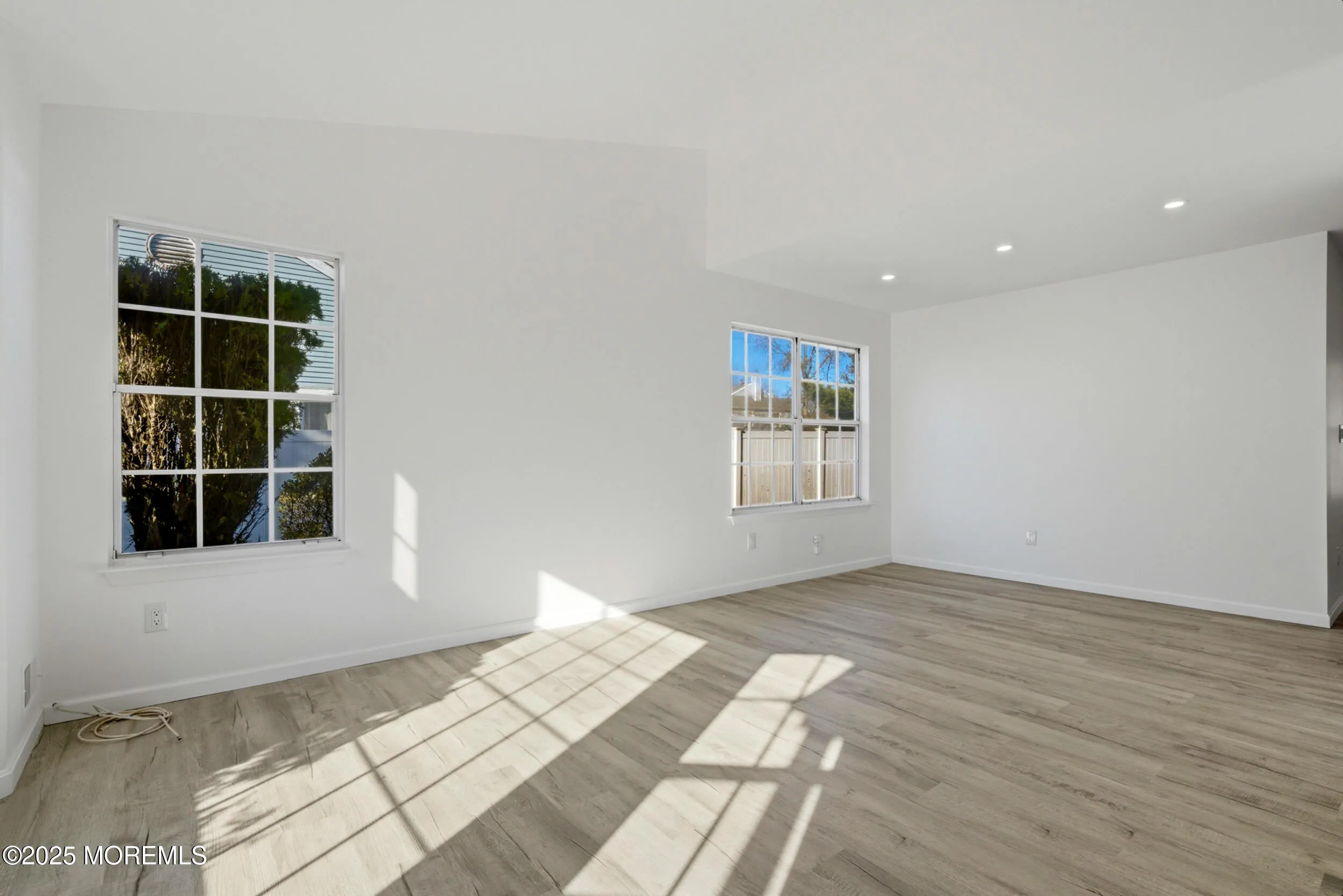 Tinton Falls, New Jersey 07753, United States, 3 Bedrooms Bedrooms, ,2 BathroomsBathrooms,Residential,Coming Soon,249540