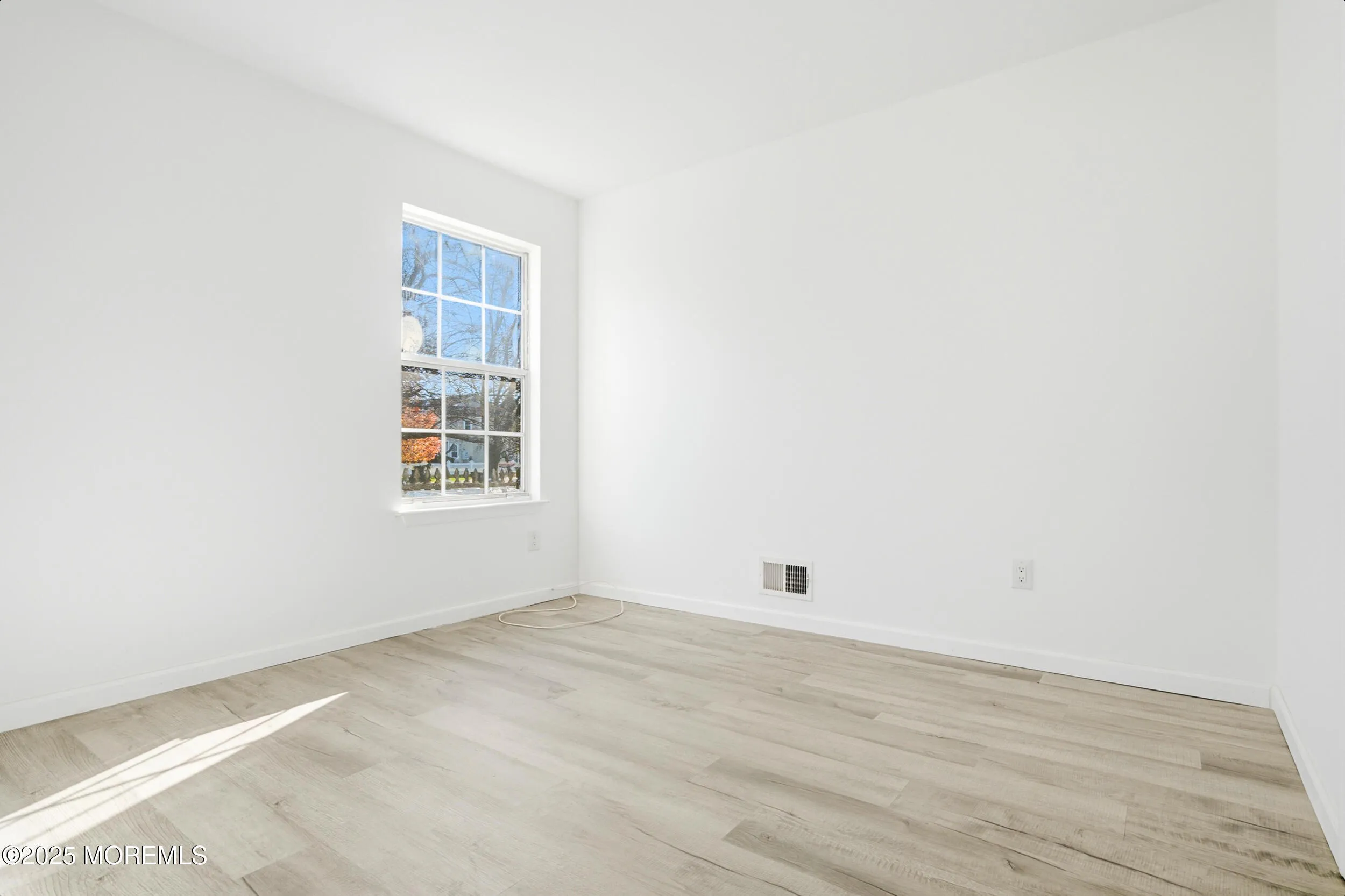 Tinton Falls, New Jersey 07753, United States, 3 Bedrooms Bedrooms, ,2 BathroomsBathrooms,Residential,Coming Soon,249540