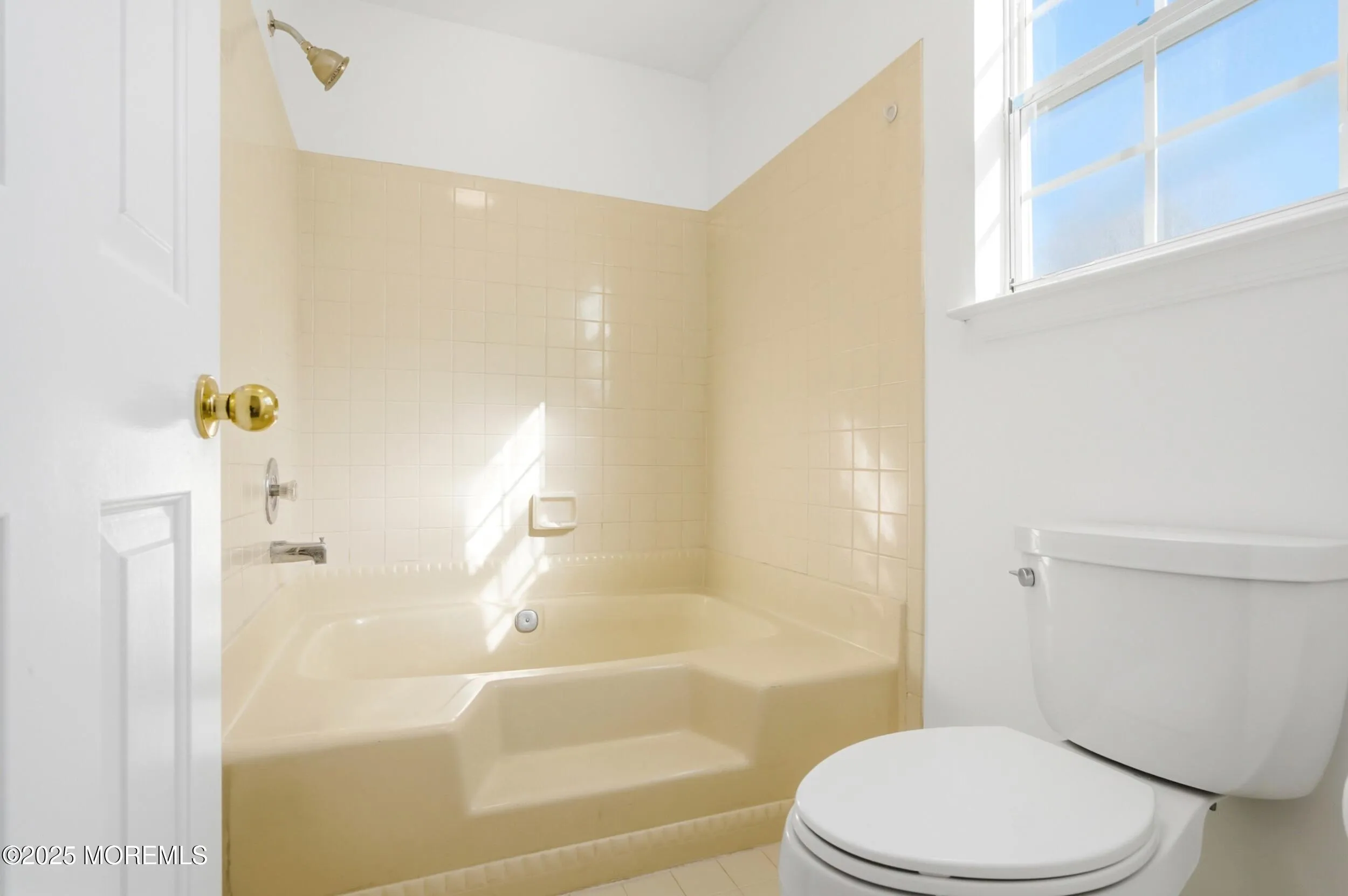 Tinton Falls, New Jersey 07753, United States, 3 Bedrooms Bedrooms, ,2 BathroomsBathrooms,Residential,Coming Soon,249540