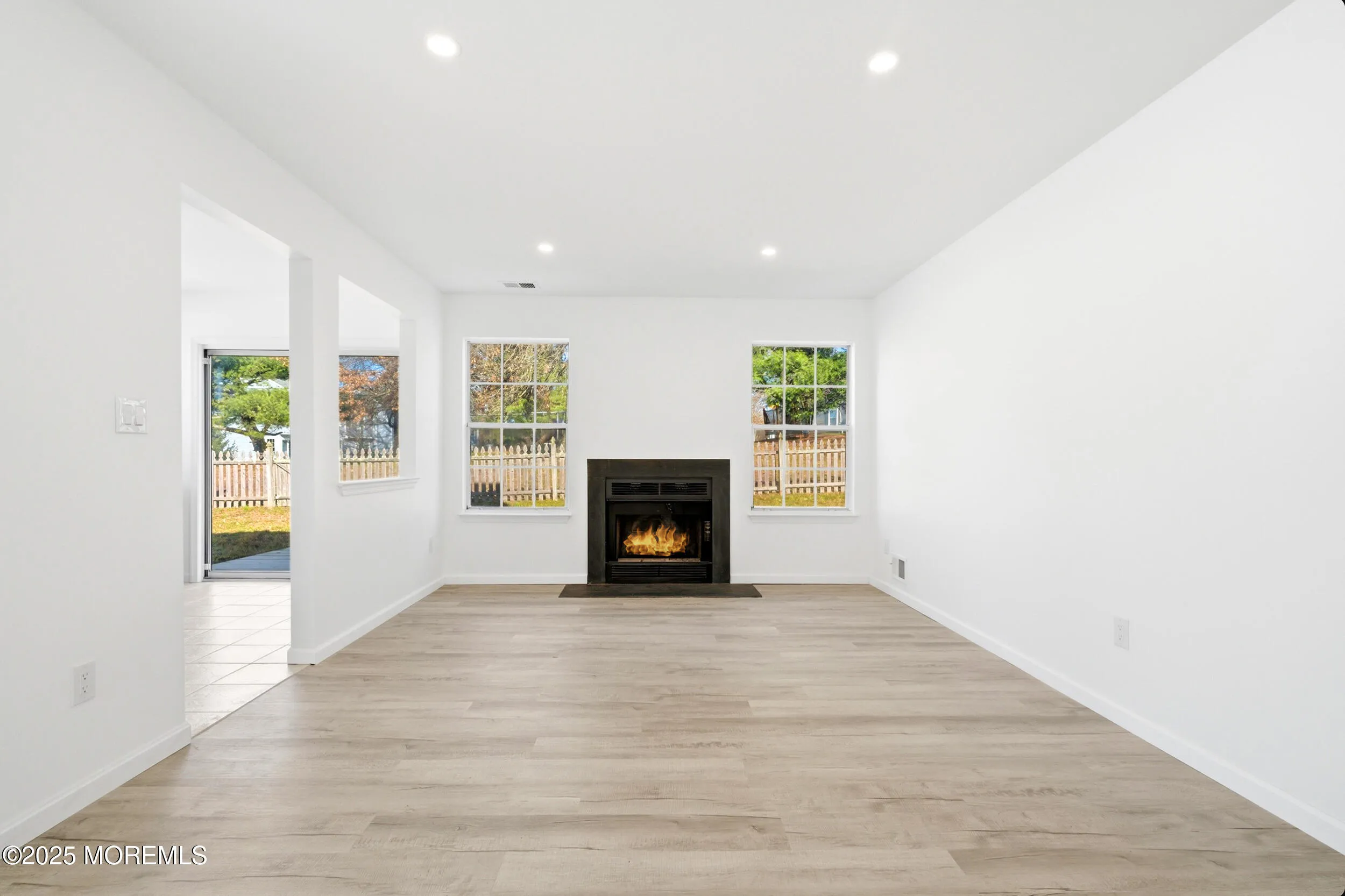 Tinton Falls, New Jersey 07753, United States, 3 Bedrooms Bedrooms, ,2 BathroomsBathrooms,Residential,Coming Soon,249540