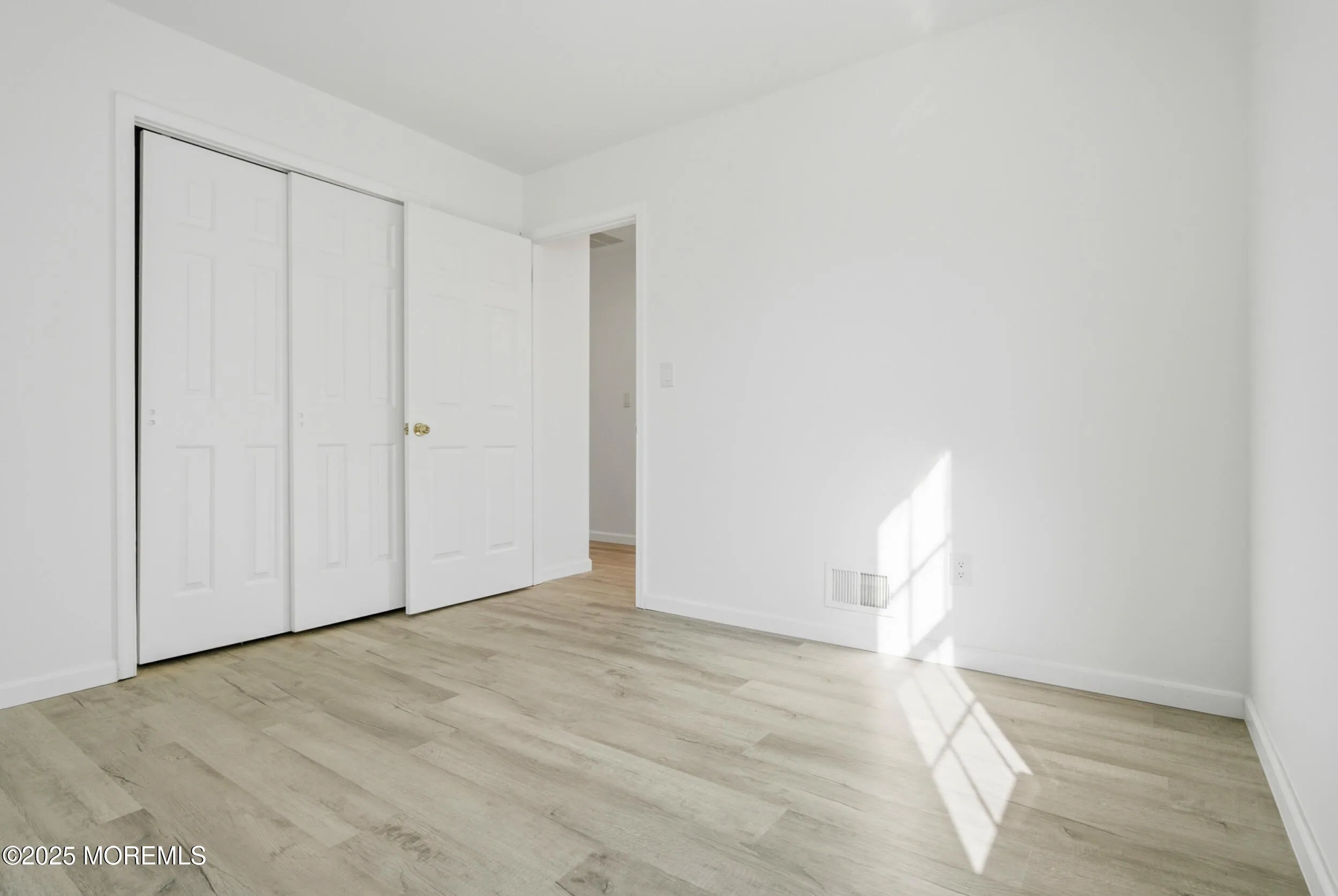 Tinton Falls, New Jersey 07753, United States, 3 Bedrooms Bedrooms, ,2 BathroomsBathrooms,Residential,Coming Soon,249540