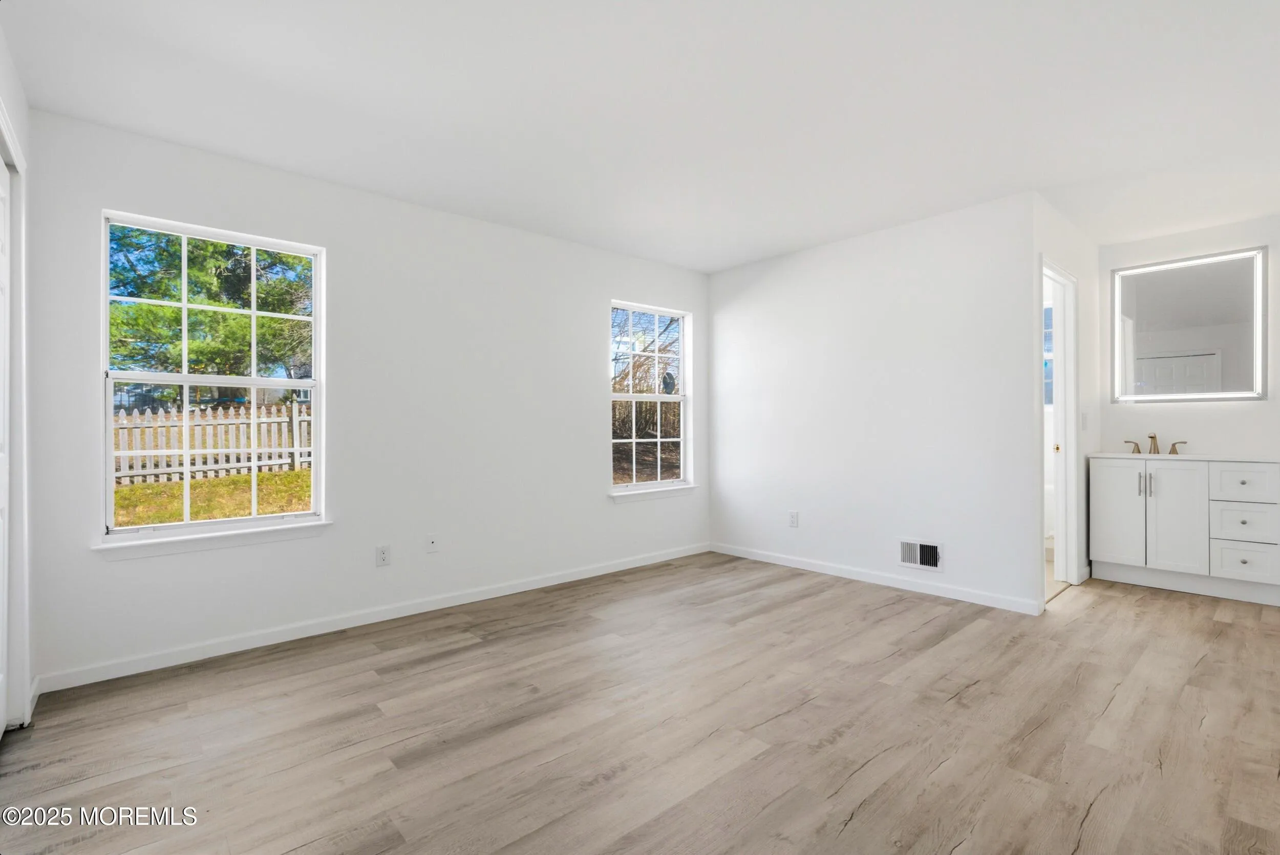 Tinton Falls, New Jersey 07753, United States, 3 Bedrooms Bedrooms, ,2 BathroomsBathrooms,Residential,Coming Soon,249540