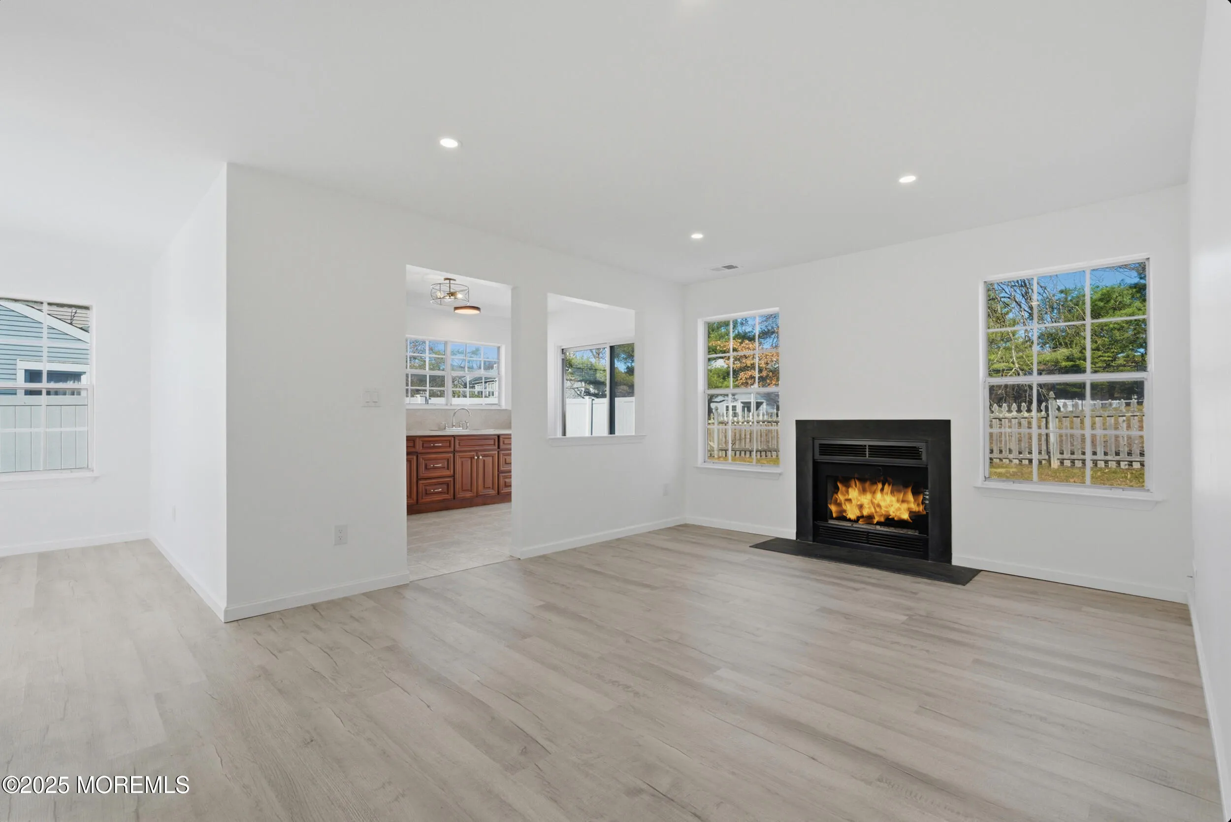 Tinton Falls, New Jersey 07753, United States, 3 Bedrooms Bedrooms, ,2 BathroomsBathrooms,Residential,Coming Soon,249540