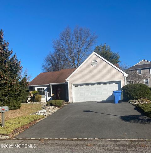 12 Bridle Path Tinton Falls NJ 07753