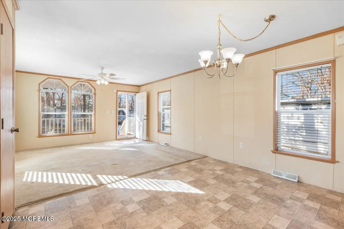 Toms River, New Jersey 08755, United States, 2 Bedrooms Bedrooms, ,1 BathroomBathrooms,Residential,Pending,23432