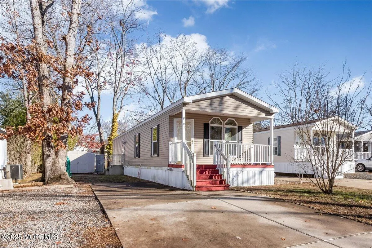 Toms River, New Jersey 08755, United States, 2 Bedrooms Bedrooms, ,1 BathroomBathrooms,Residential,Pending,23432