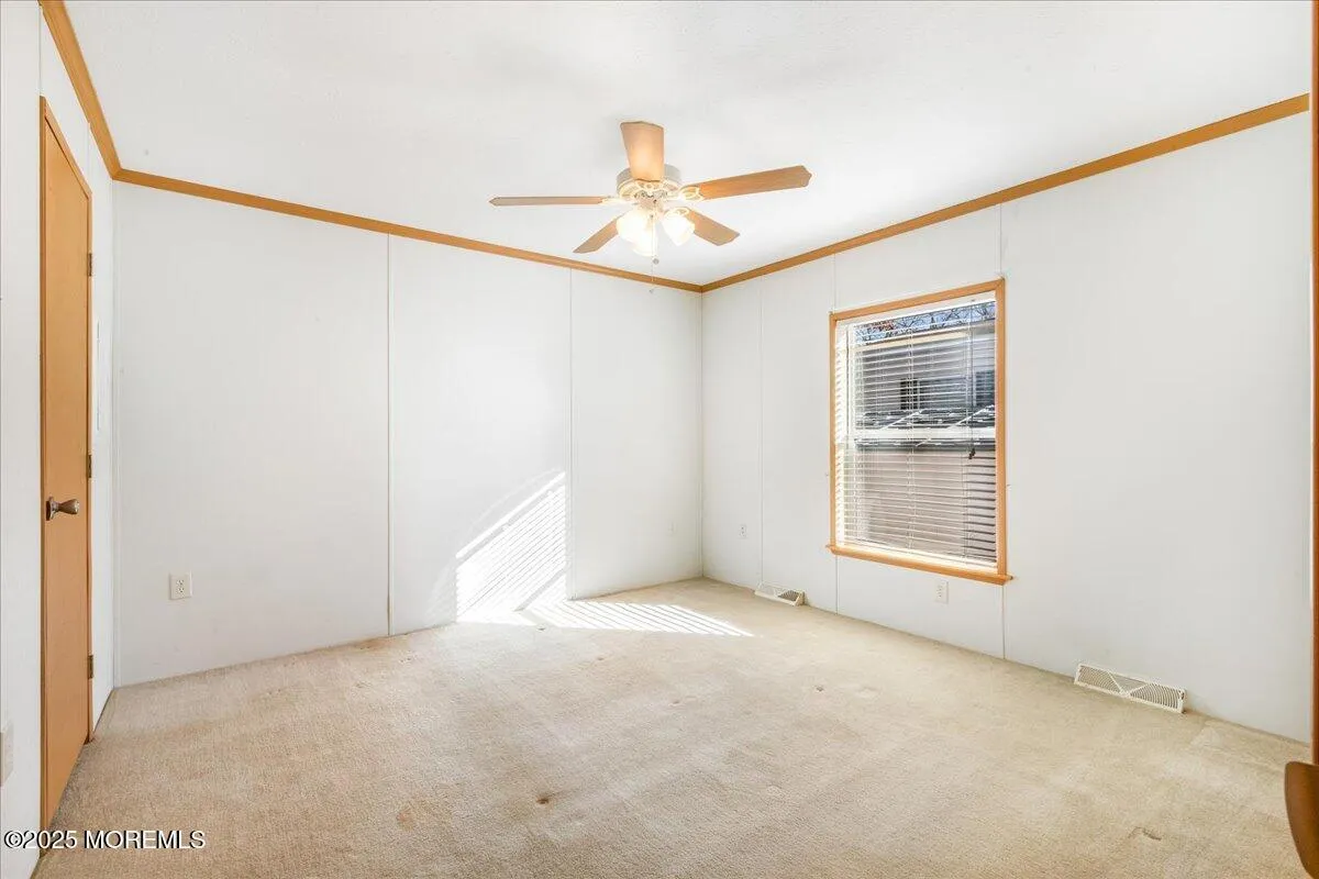 Toms River, New Jersey 08755, United States, 2 Bedrooms Bedrooms, ,1 BathroomBathrooms,Residential,Pending,23432