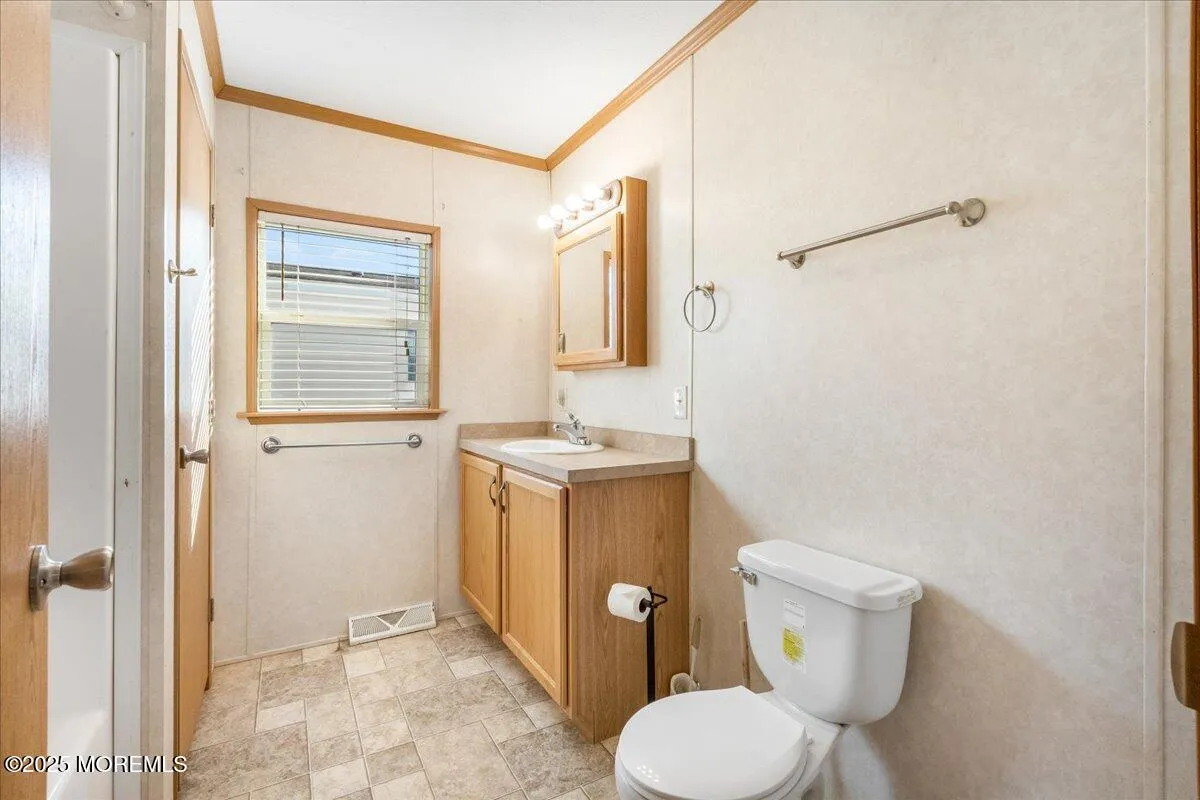 Toms River, New Jersey 08755, United States, 2 Bedrooms Bedrooms, ,1 BathroomBathrooms,Residential,Pending,23432