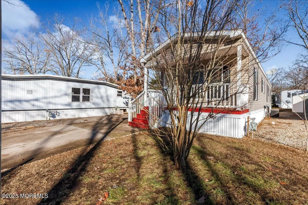 Toms River, New Jersey 08755, United States, 2 Bedrooms Bedrooms, ,1 BathroomBathrooms,Residential,Pending,23432