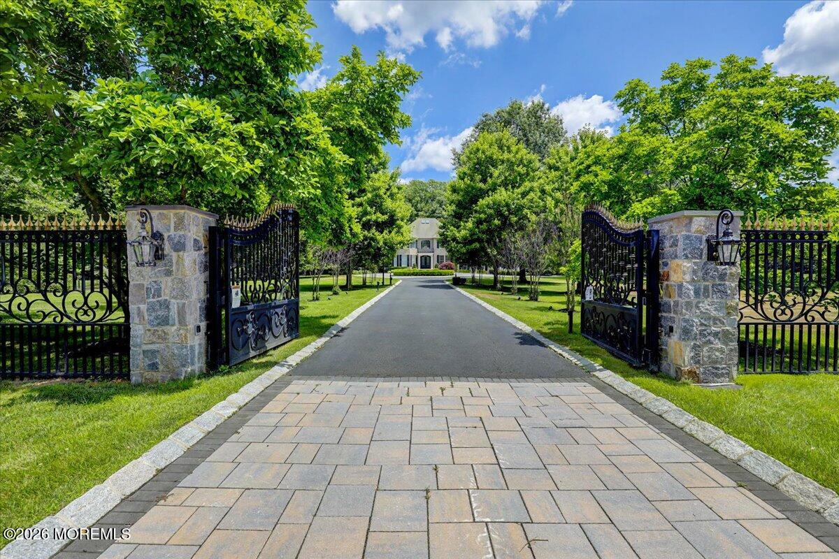422 Everett Road