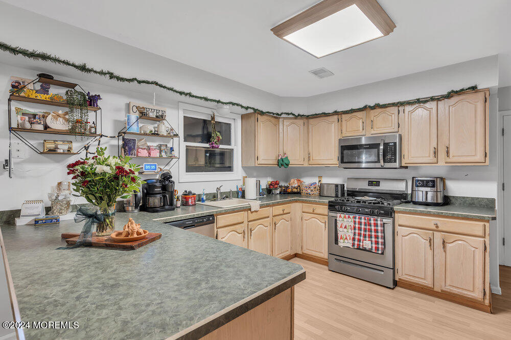 128 Mapletree Road, Toms River, New Jersey image 14