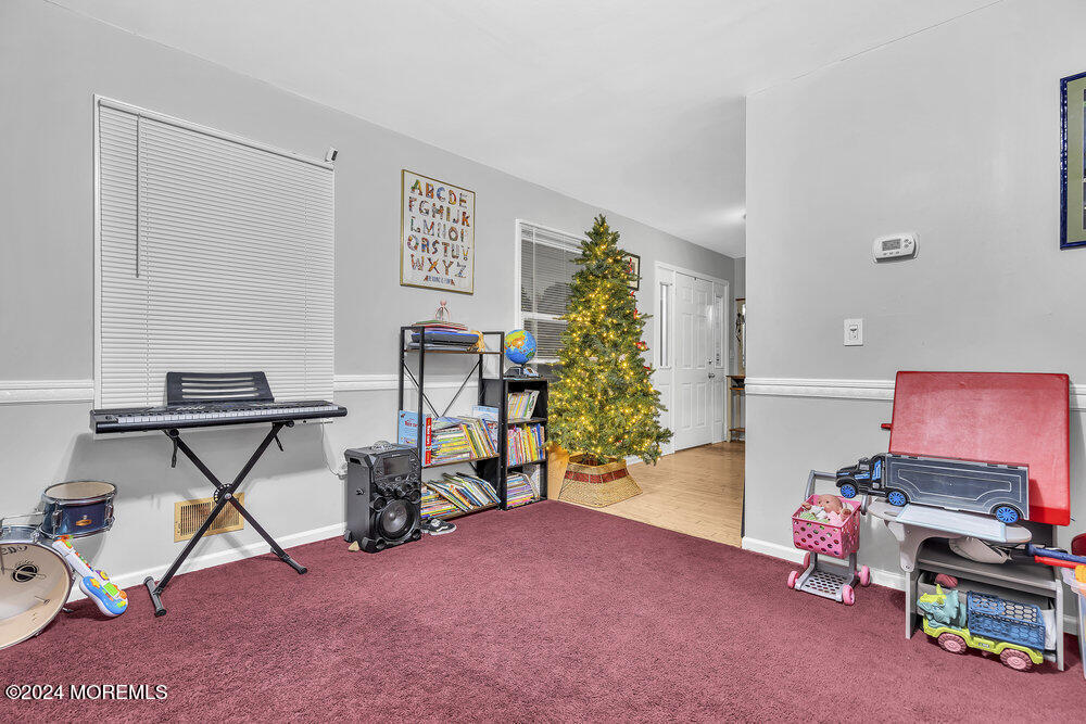 128 Mapletree Road, Toms River, New Jersey image 10