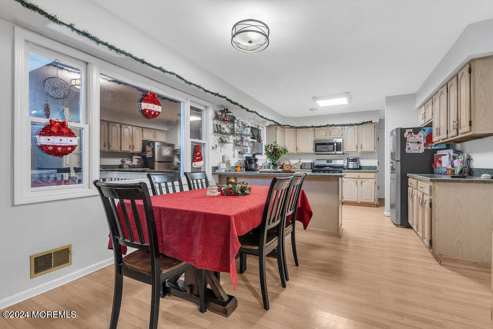 128 Mapletree Road, Toms River, New Jersey image 11