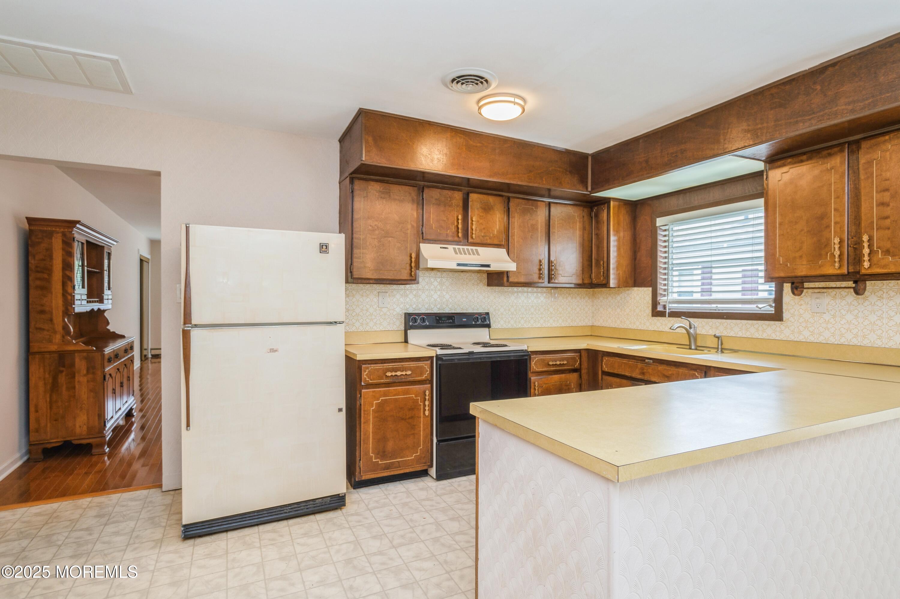 821 Jamaica Boulevard, Toms River, New Jersey image 9