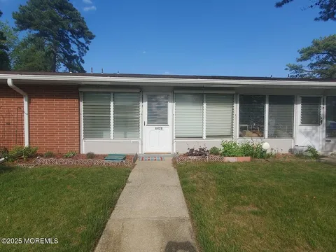 MLS: 22513833