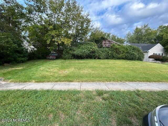 41 Avondale Lane, Aberdeen, New Jersey image 1