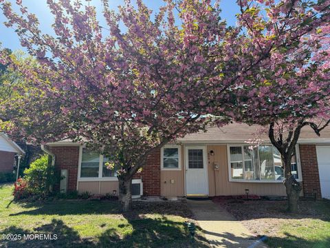 Photo of 459B Portsmouth Drive #B, Lakewood, NJ 08701 (MLS # 22537402)