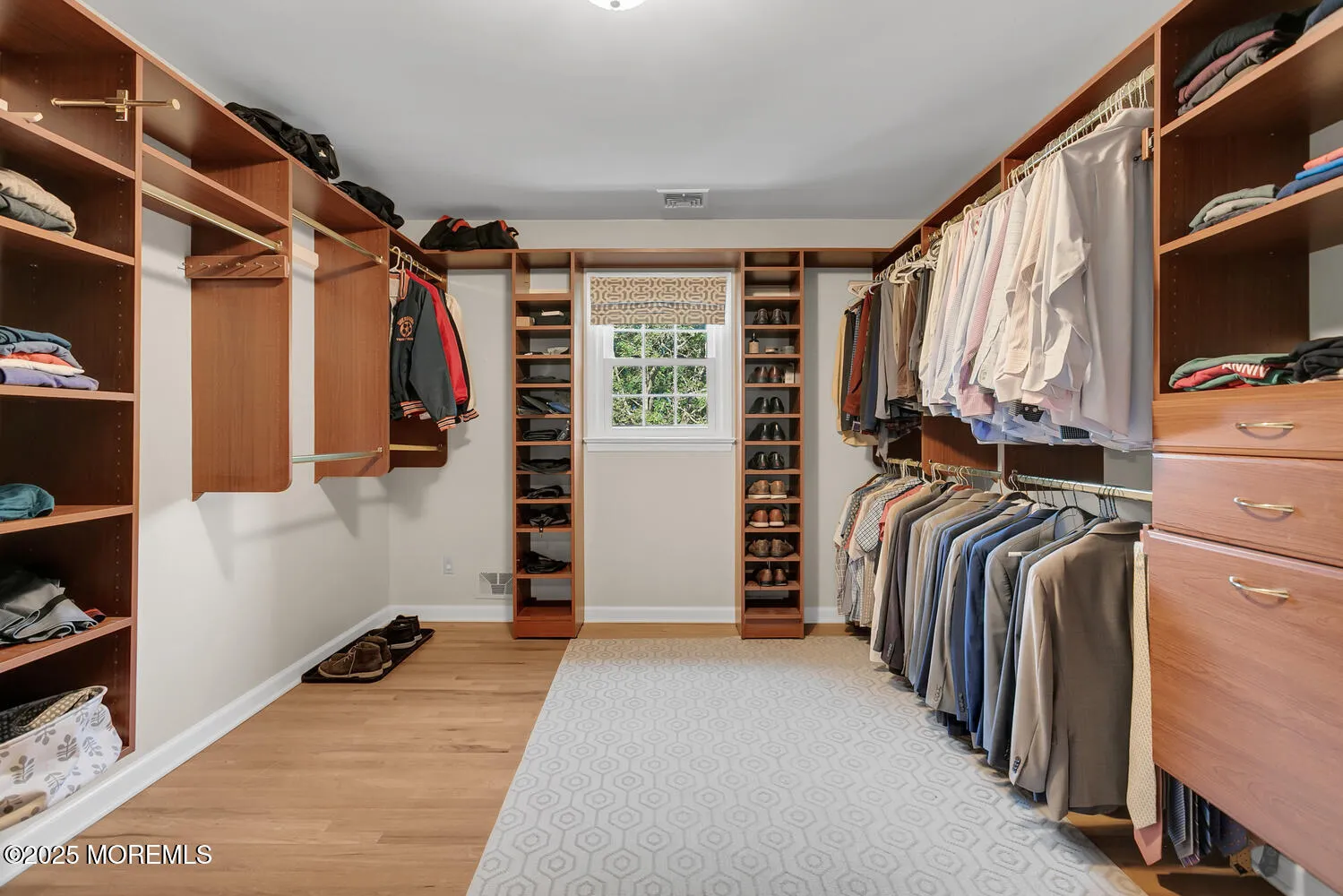 Lincroft, New Jersey 07738, United States, 5 Bedrooms Bedrooms, ,3 BathroomsBathrooms,Residential,Active,188384