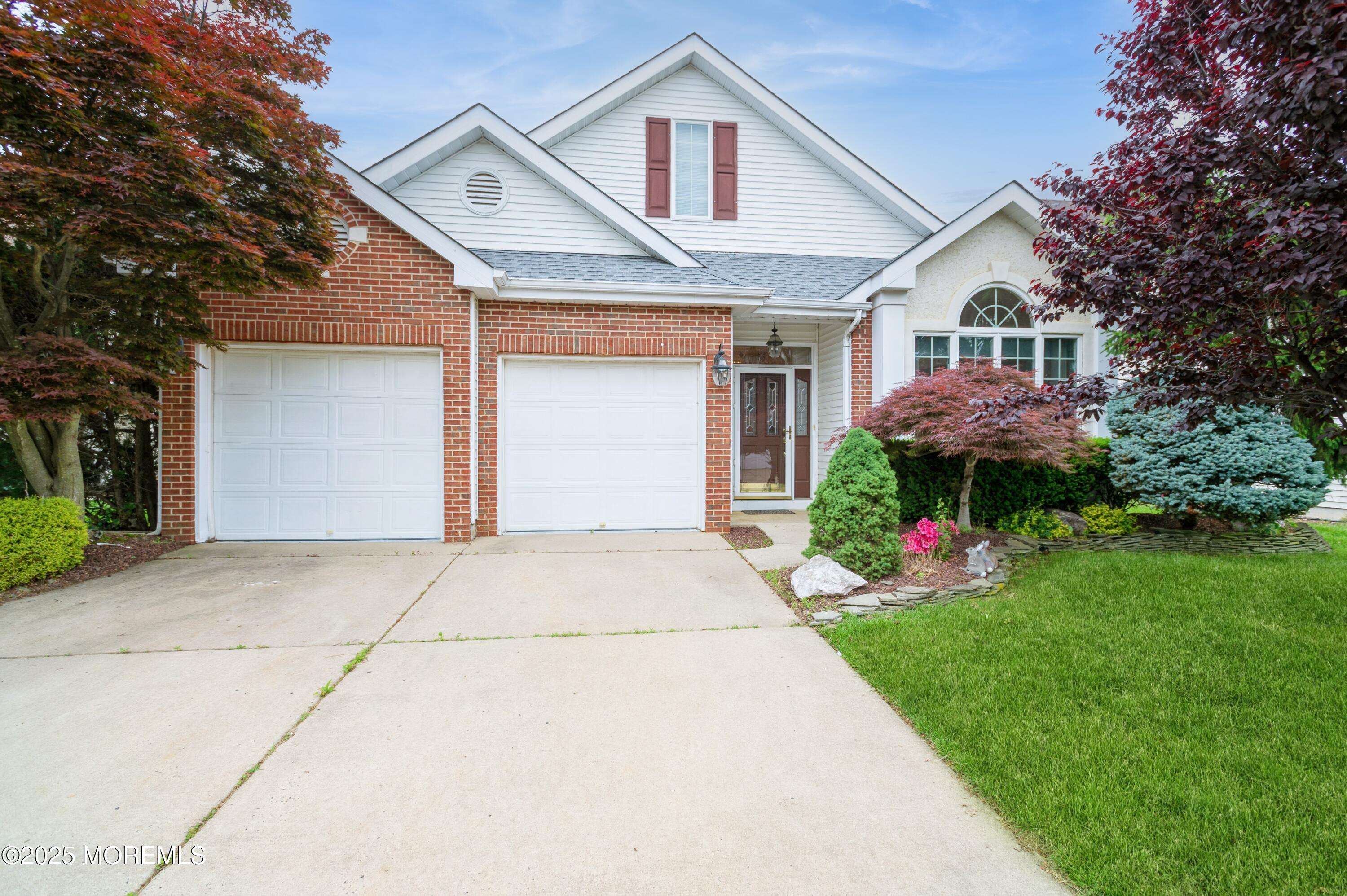 99 Leeds Lane, Monroe Township, New Jersey image 1