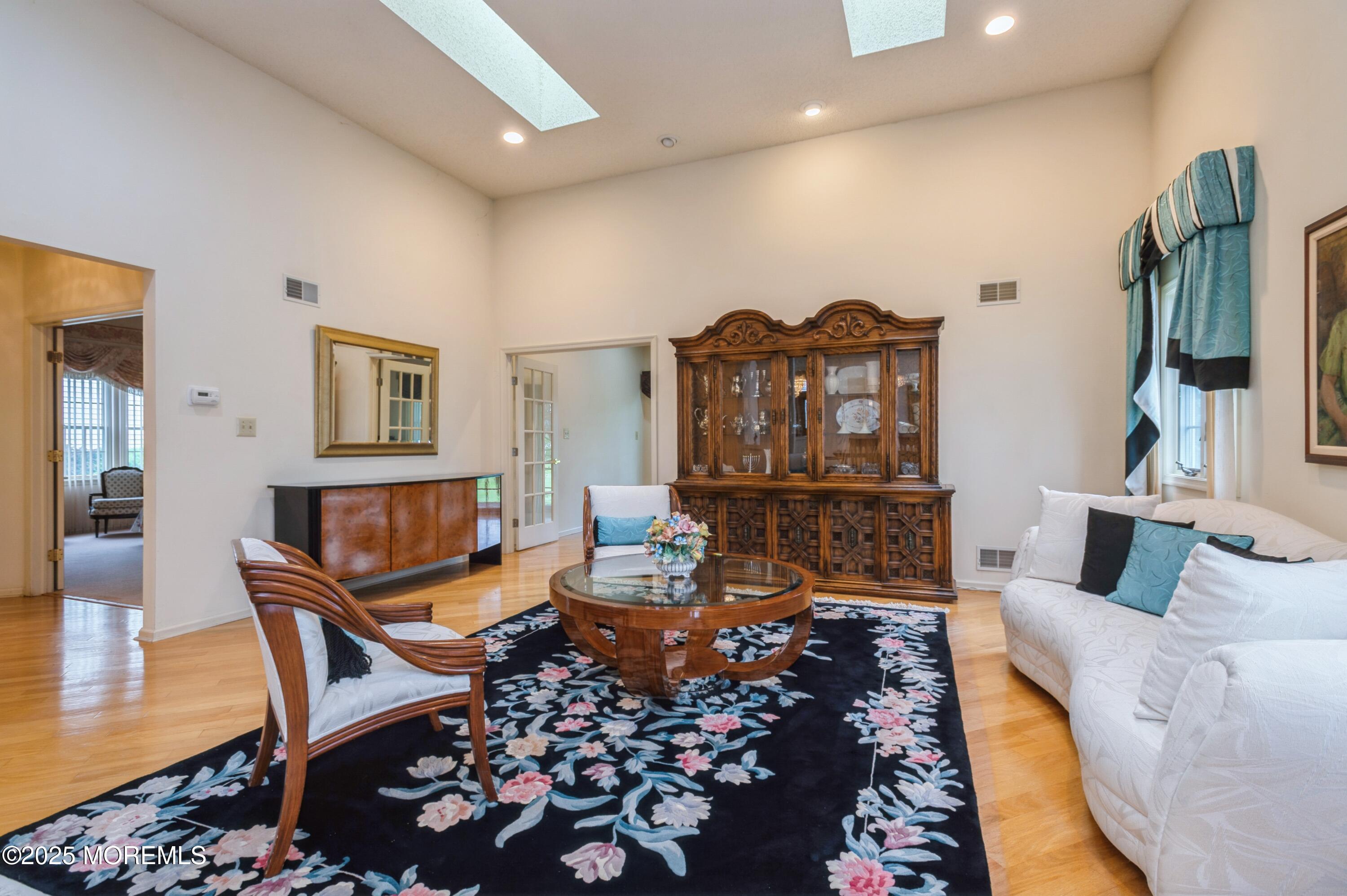 99 Leeds Lane, Monroe Township, New Jersey image 4