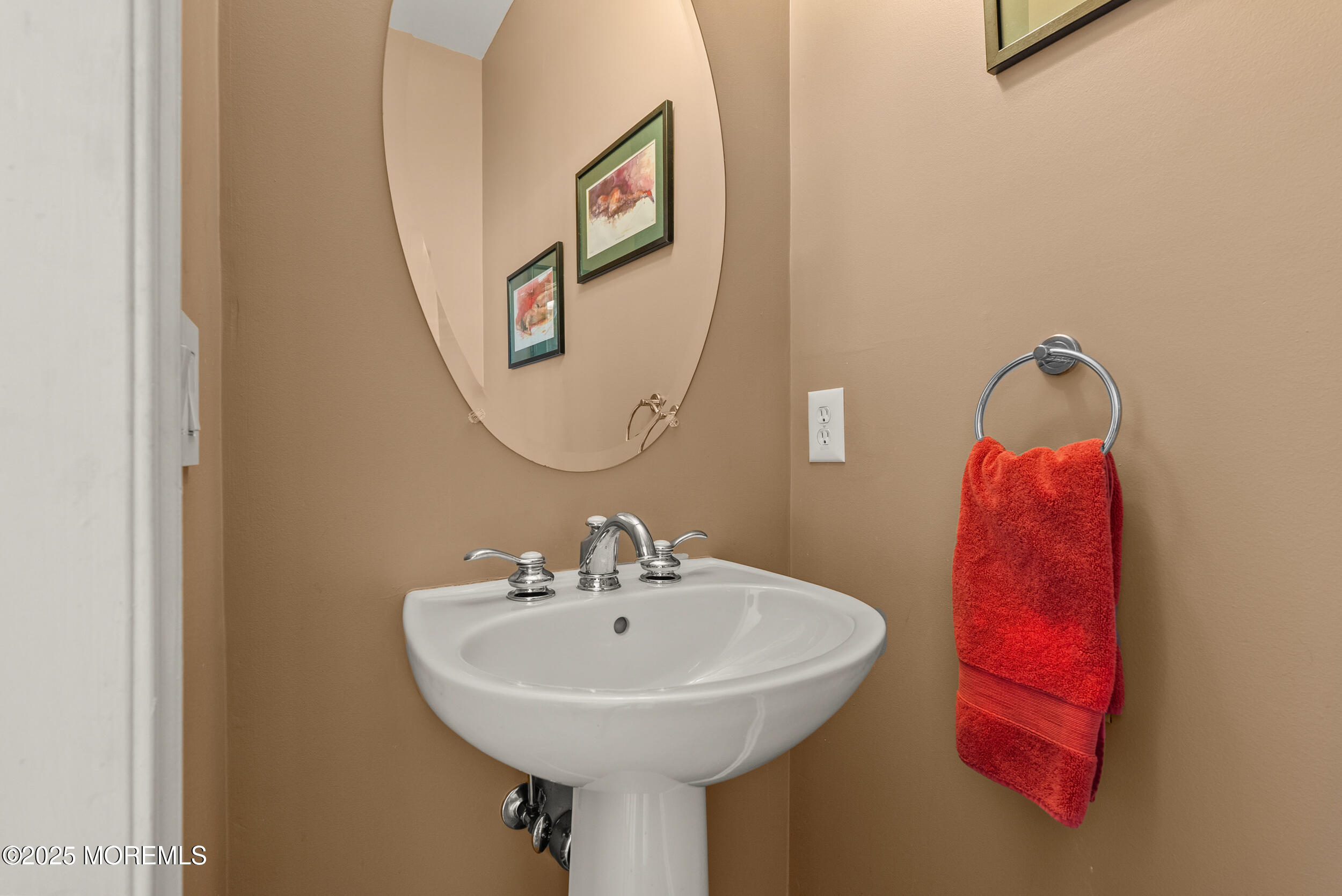 30 W Aspen Way, Aberdeen, New Jersey image 41