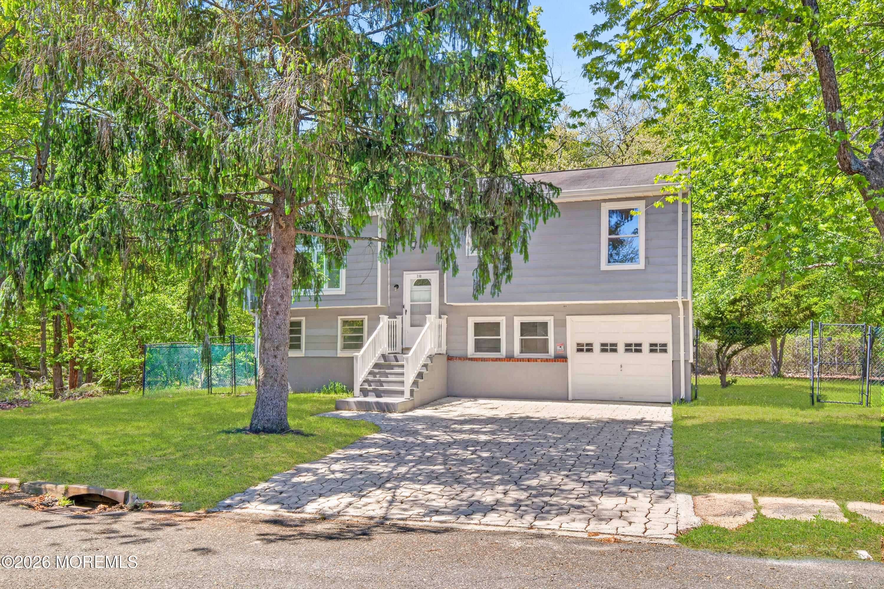 710 Reef Drive