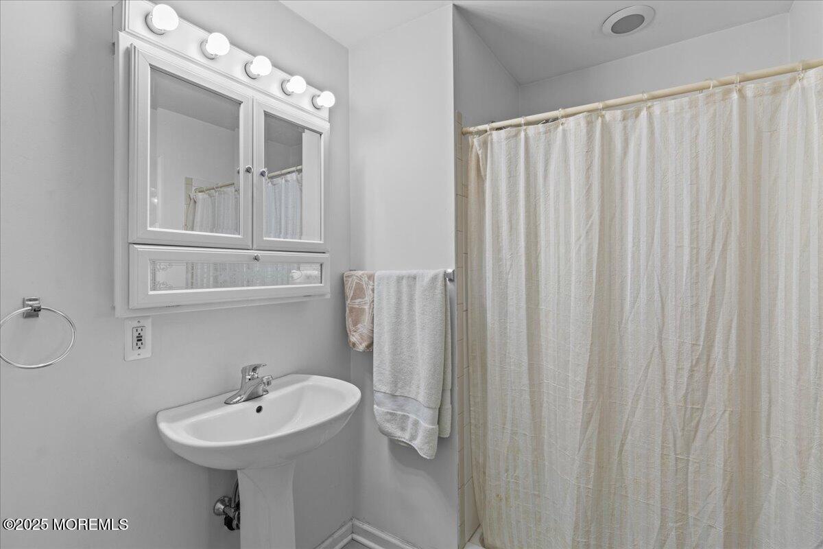 726 Poole Avenue, Hazlet, New Jersey image 32