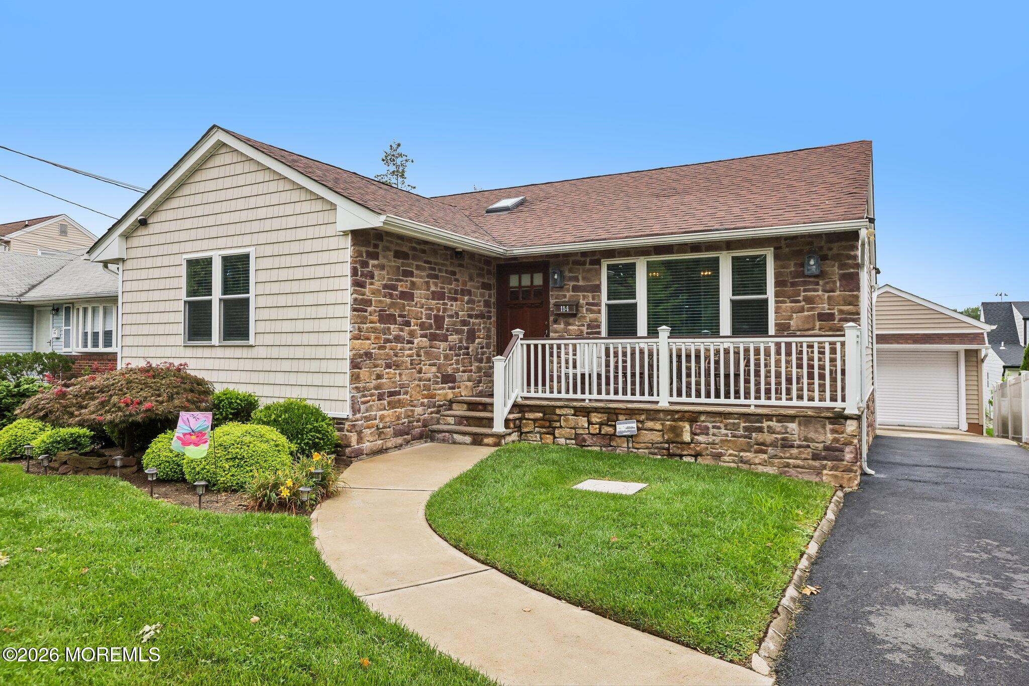 114 Hobart Avenue
