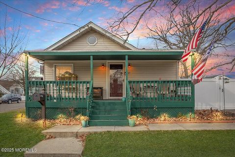 37 Beaconlight Avenue Keansburg NJ 07734