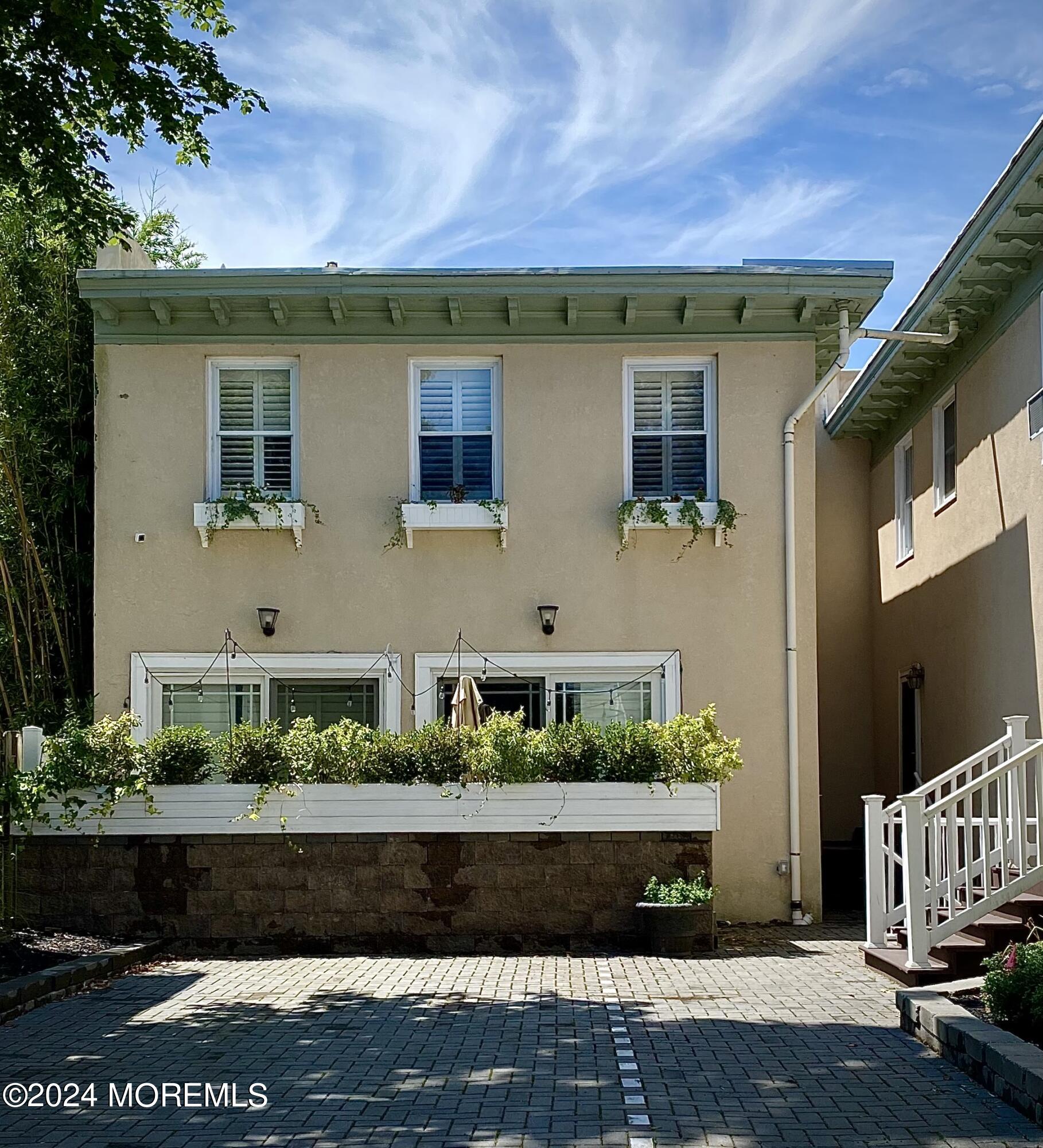 1211 Grand Avenue 204