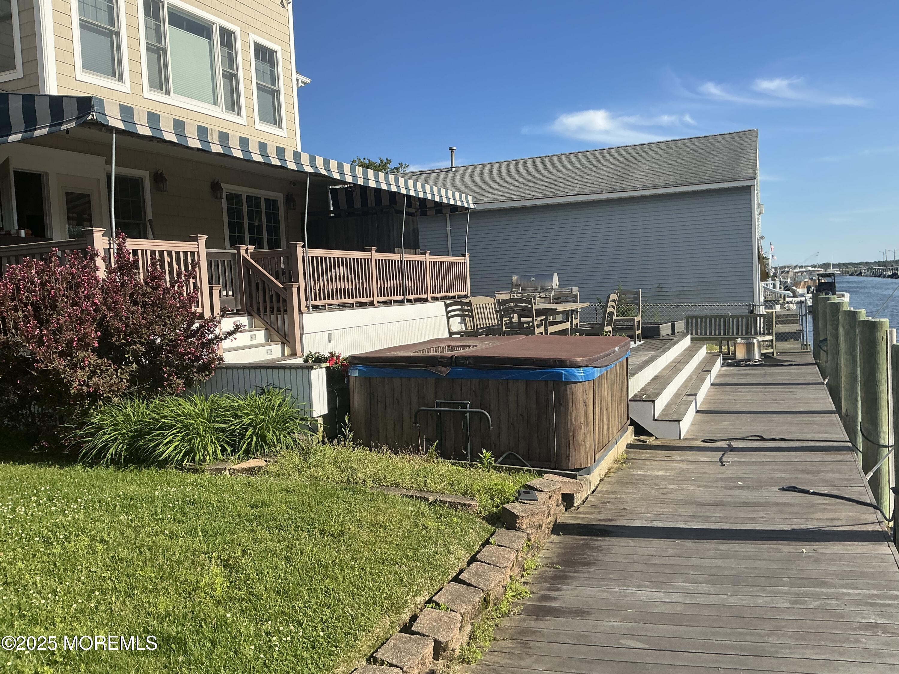 100 Waldron Road, Toms River, New Jersey image 17