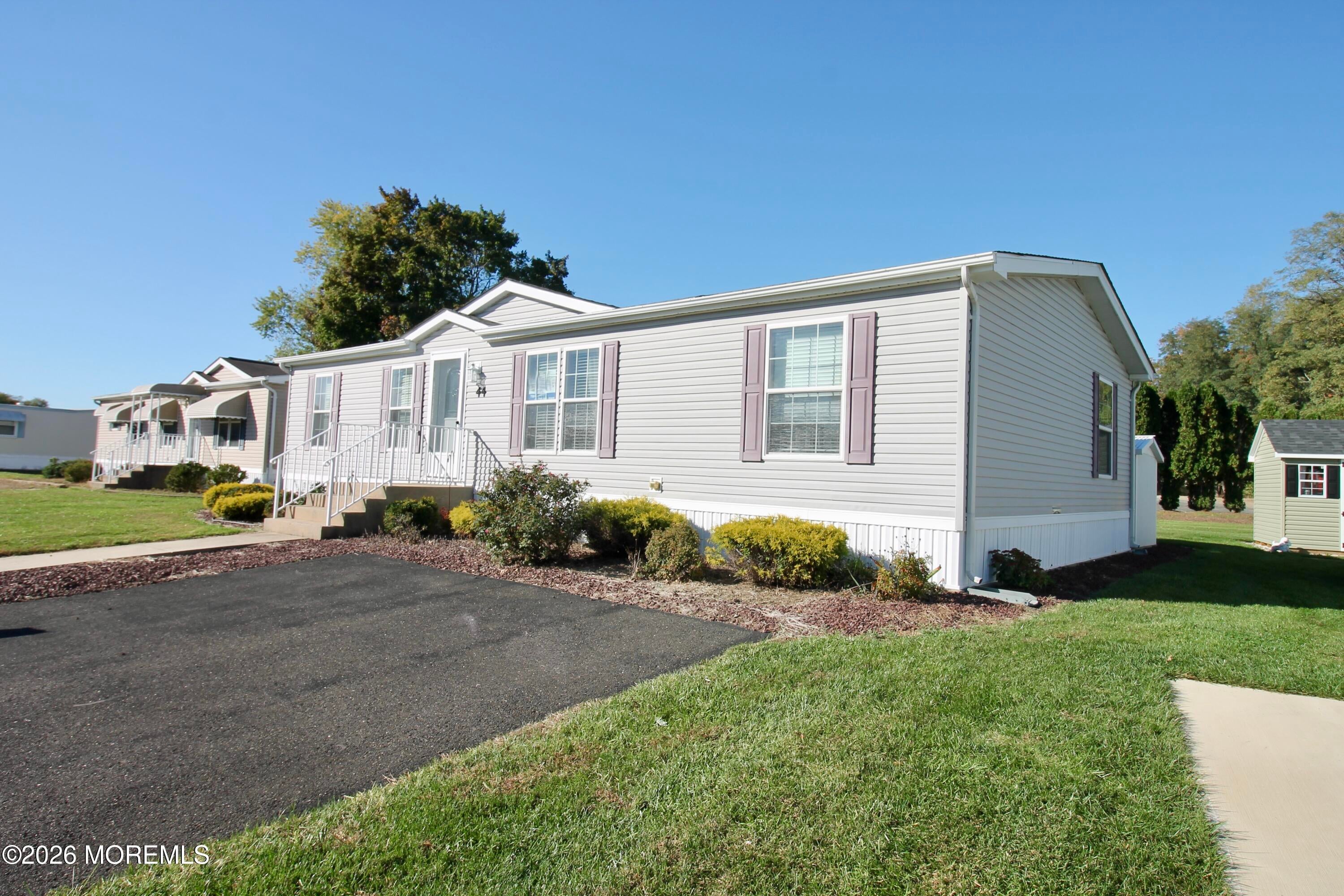 44 Silvermeade Drive