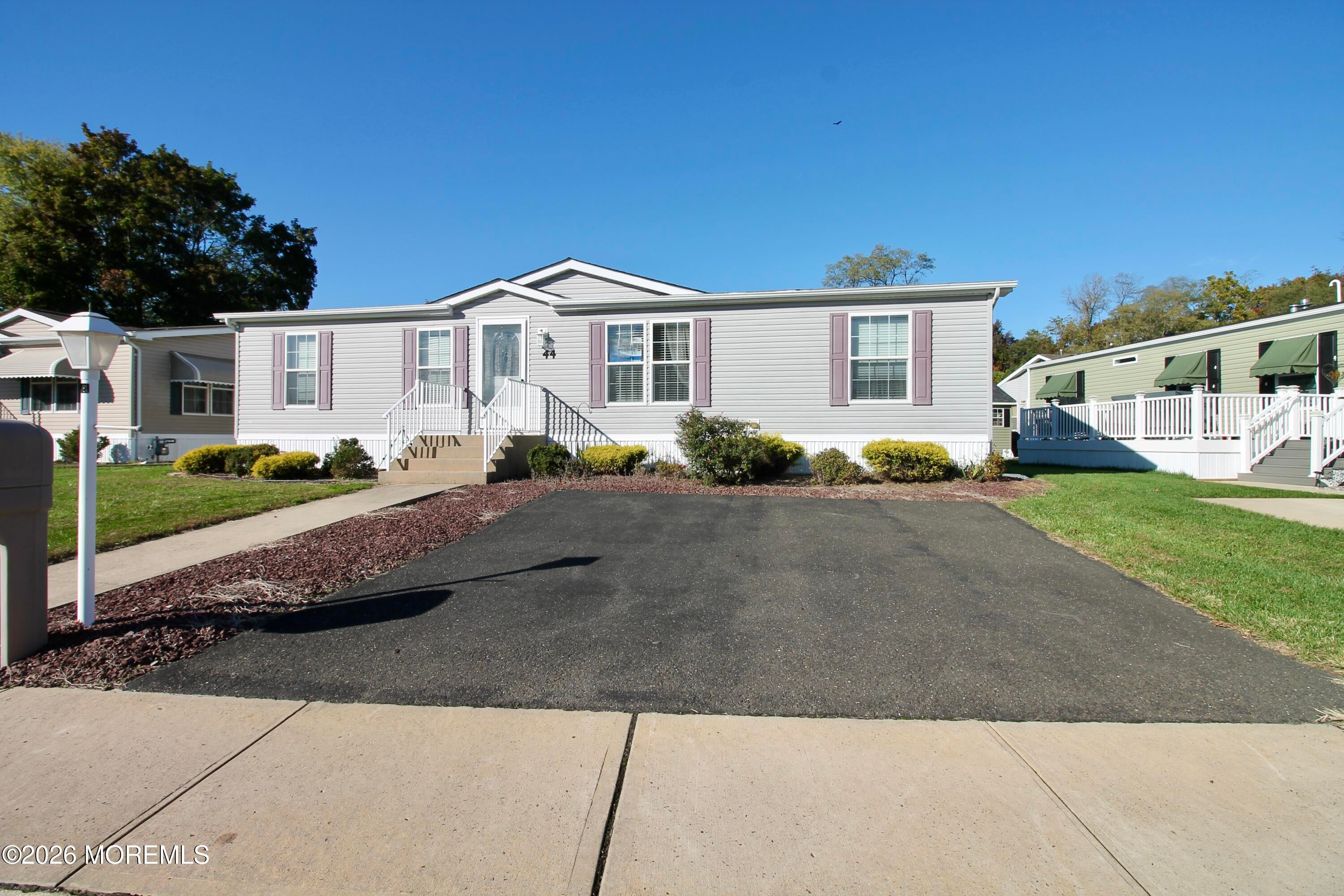 44 Silvermeade Drive