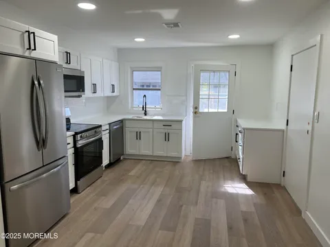 MLS: 22513412