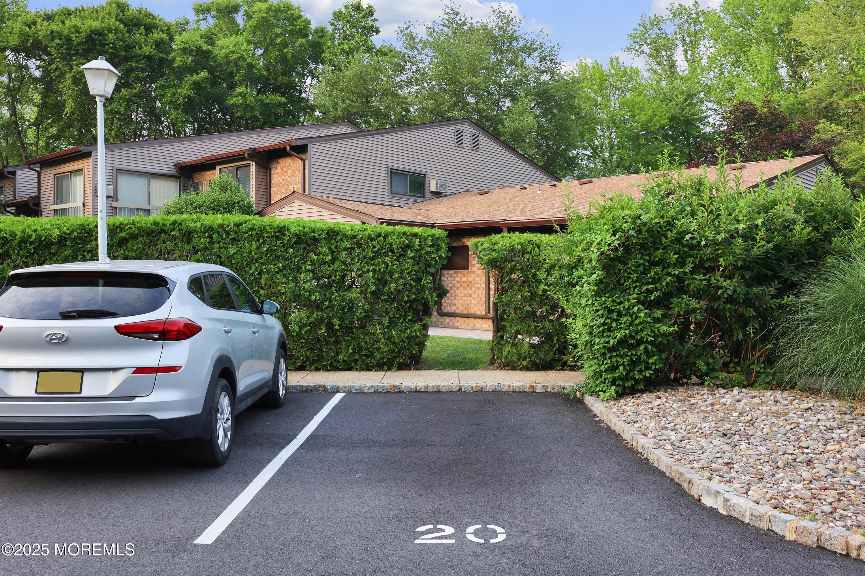 20 Lexington Court