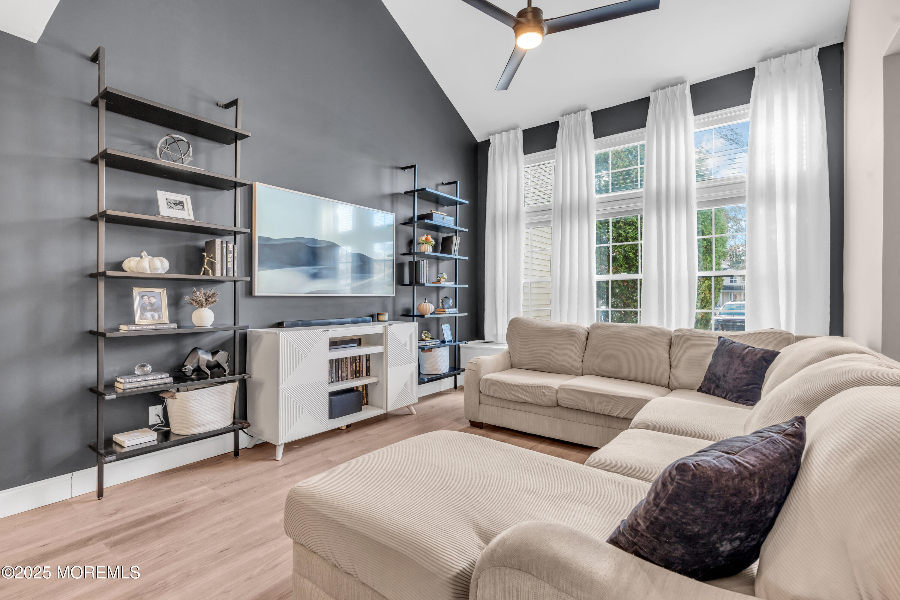 233 Paddington Court 8-3